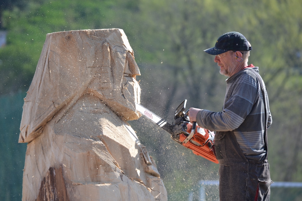 Pierwsze dni Rzepiennickiego Pleneru Rzeźbiarskiego za nami!