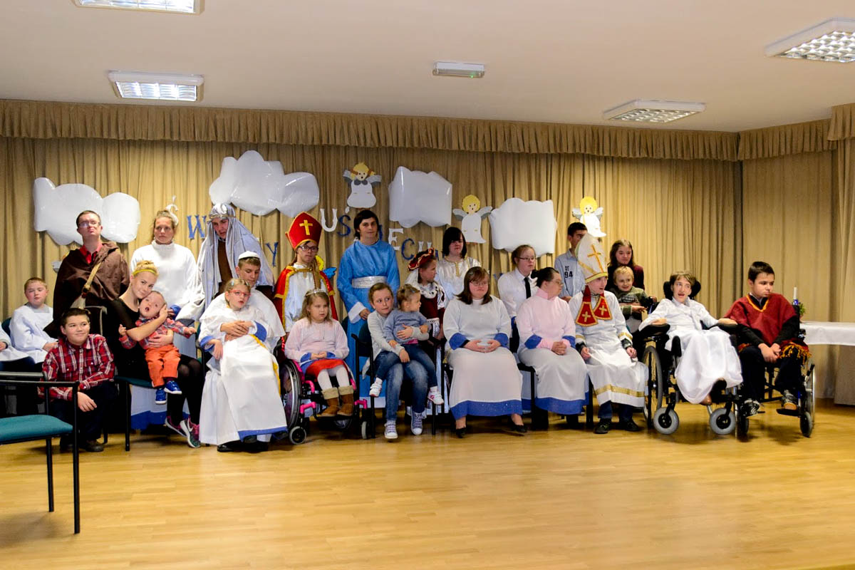 Święci Uśmiechnięci